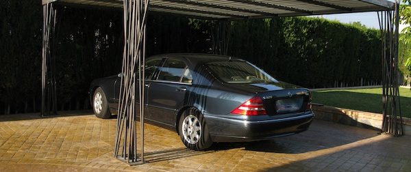 Design Carport aus Stahl für 2 Fahrzeuge